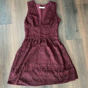 Abercrombie & Fitch: A beautiful crocheted dress in burgundy Size: 6